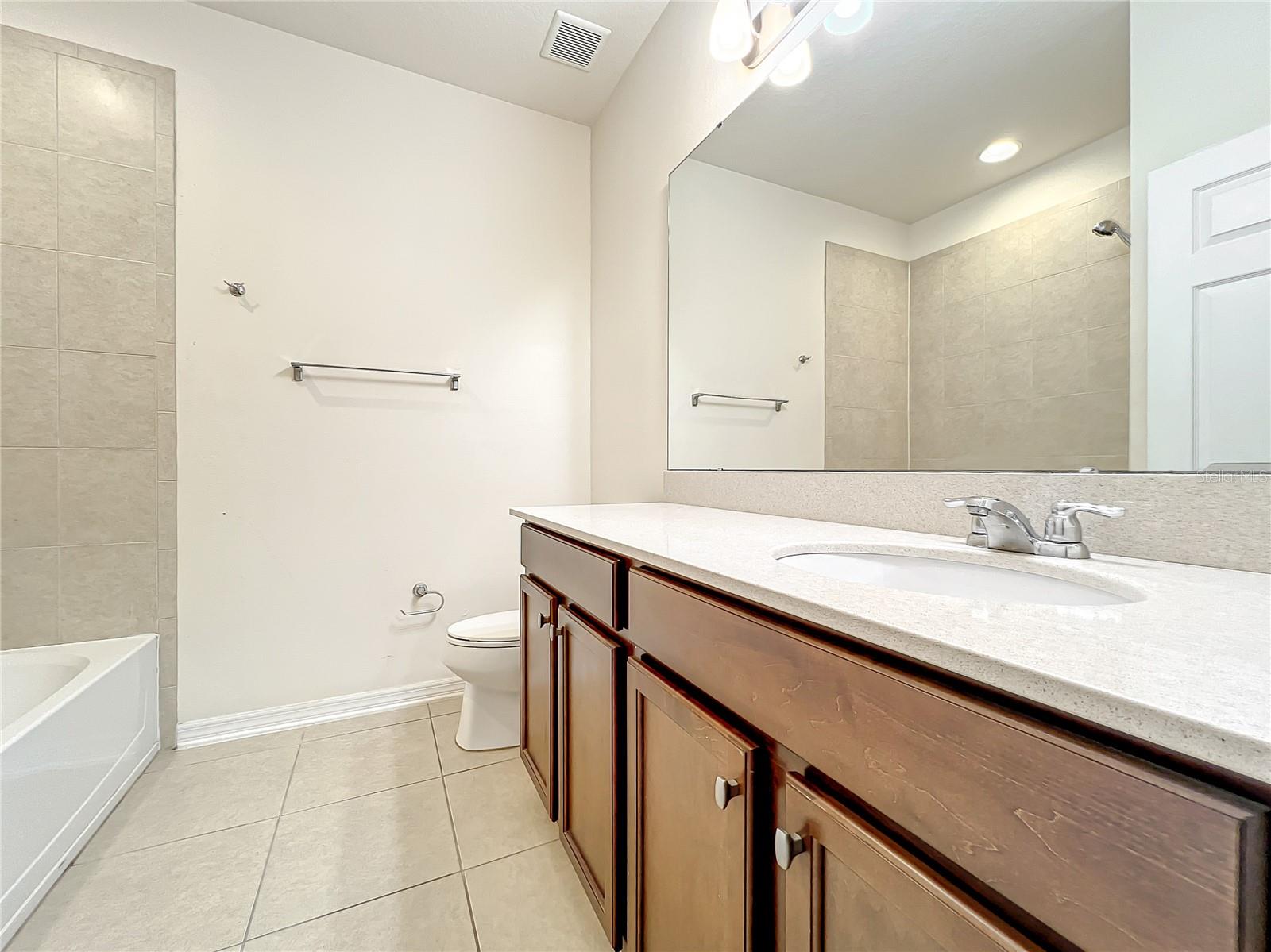 ENCLAVE AT ALOMA - Residential