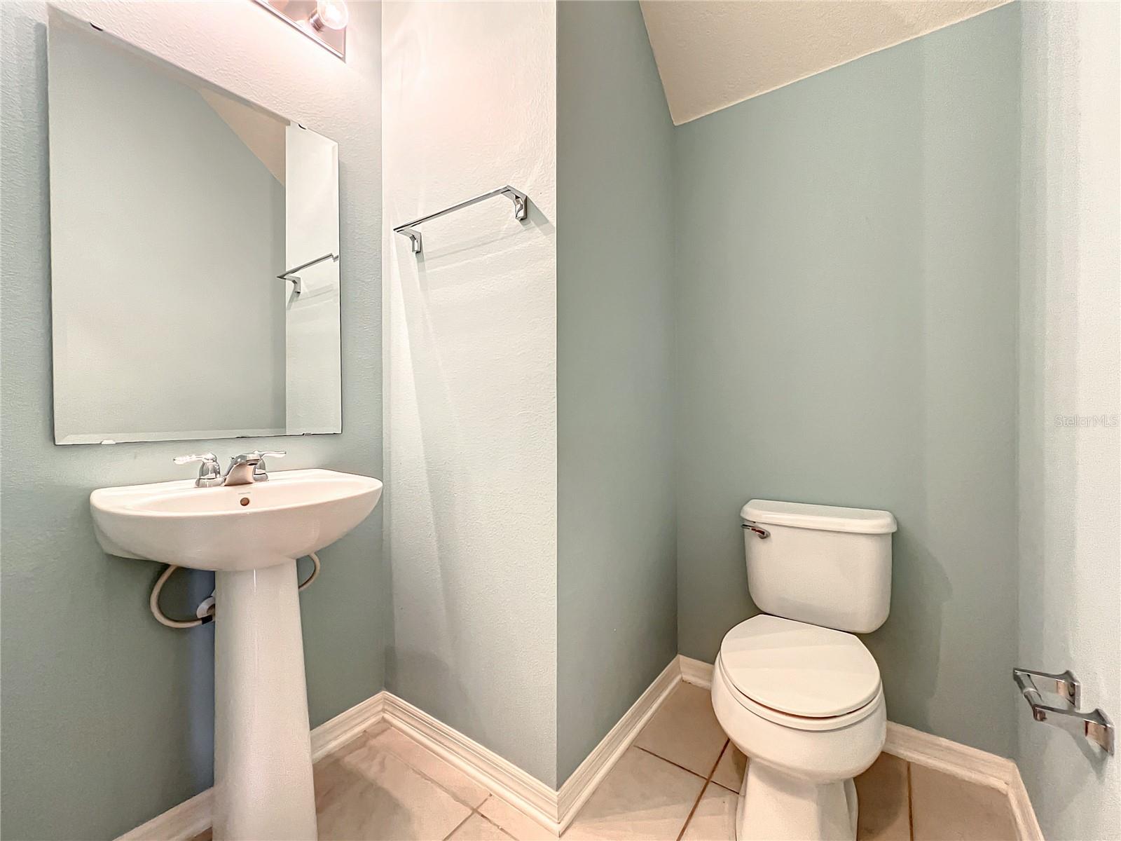 ENCLAVE AT ALOMA - Residential