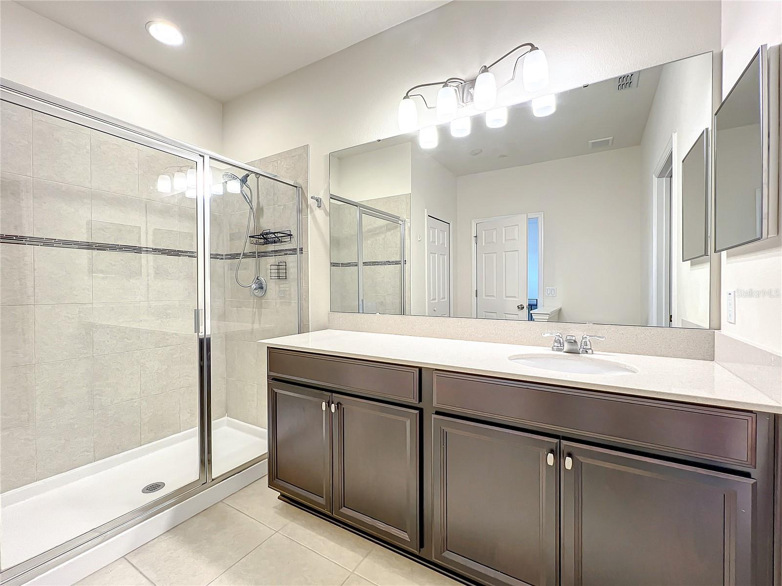 ENCLAVE AT ALOMA - Residential