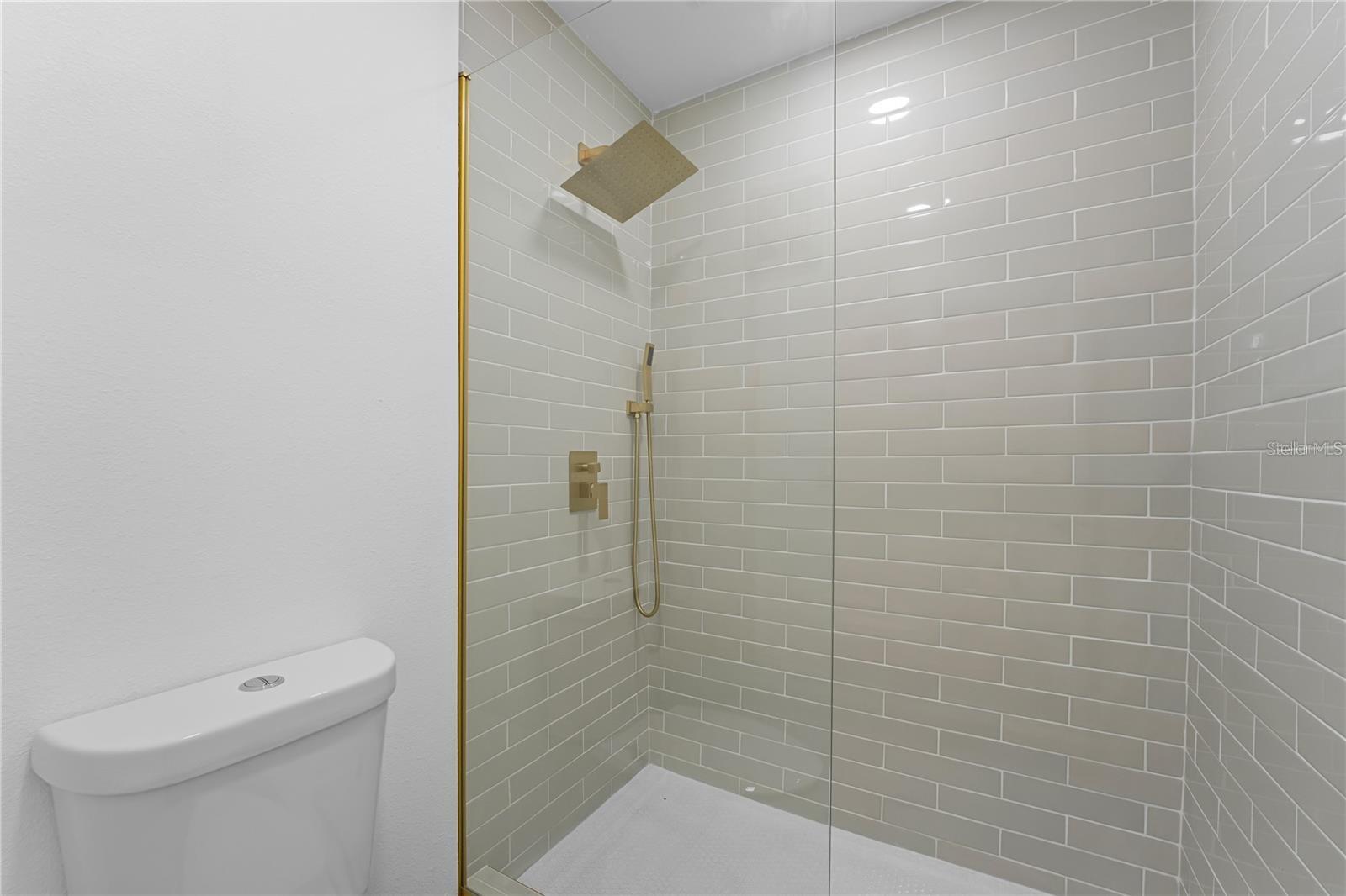 KENILWORTH SHORES SEC 04 - Residential Lease