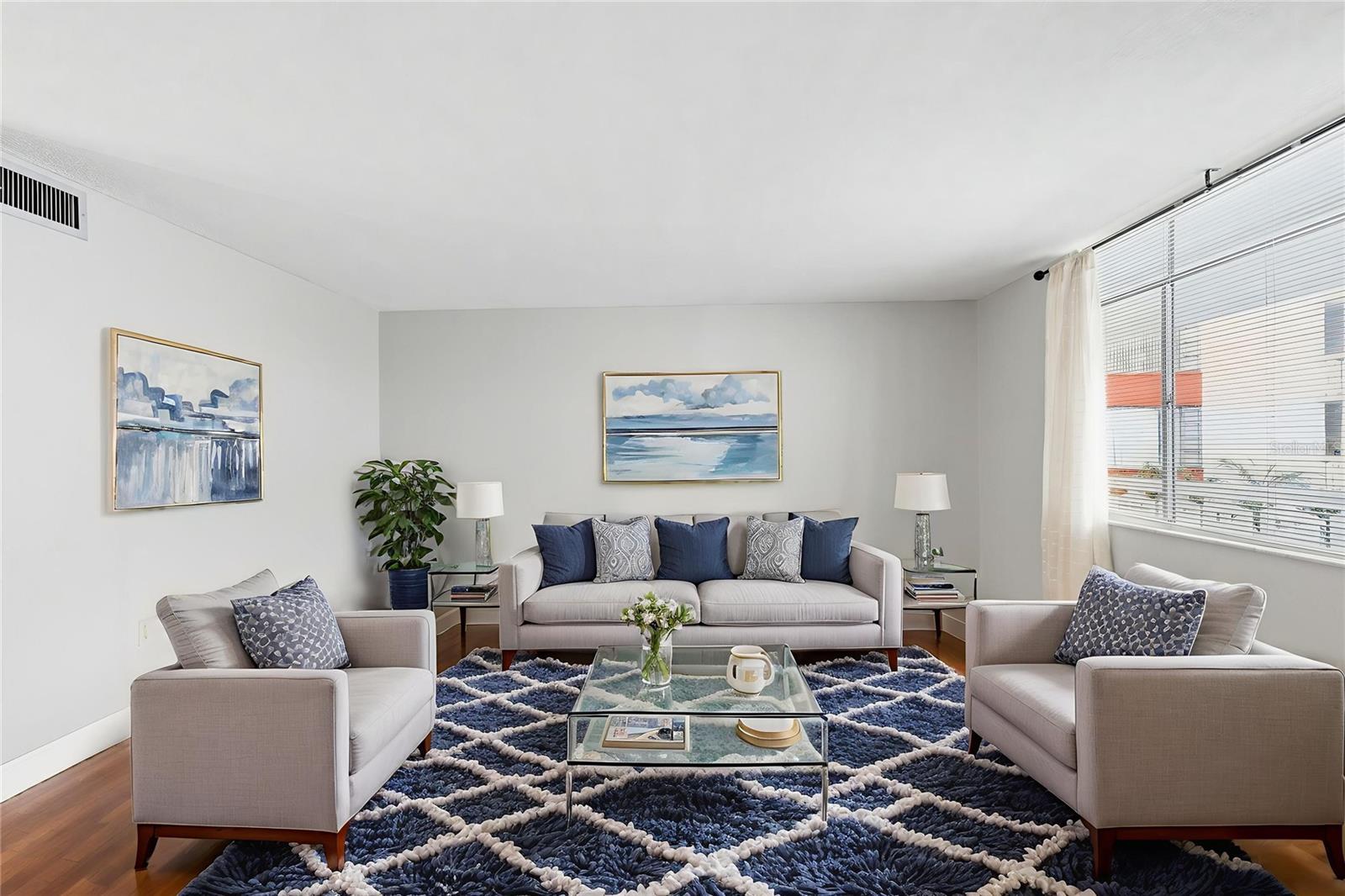 SEVILLE CONDO 11 - Residential