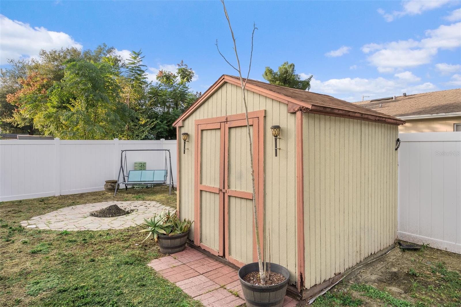 LAZY LANE ESTATES - Residential