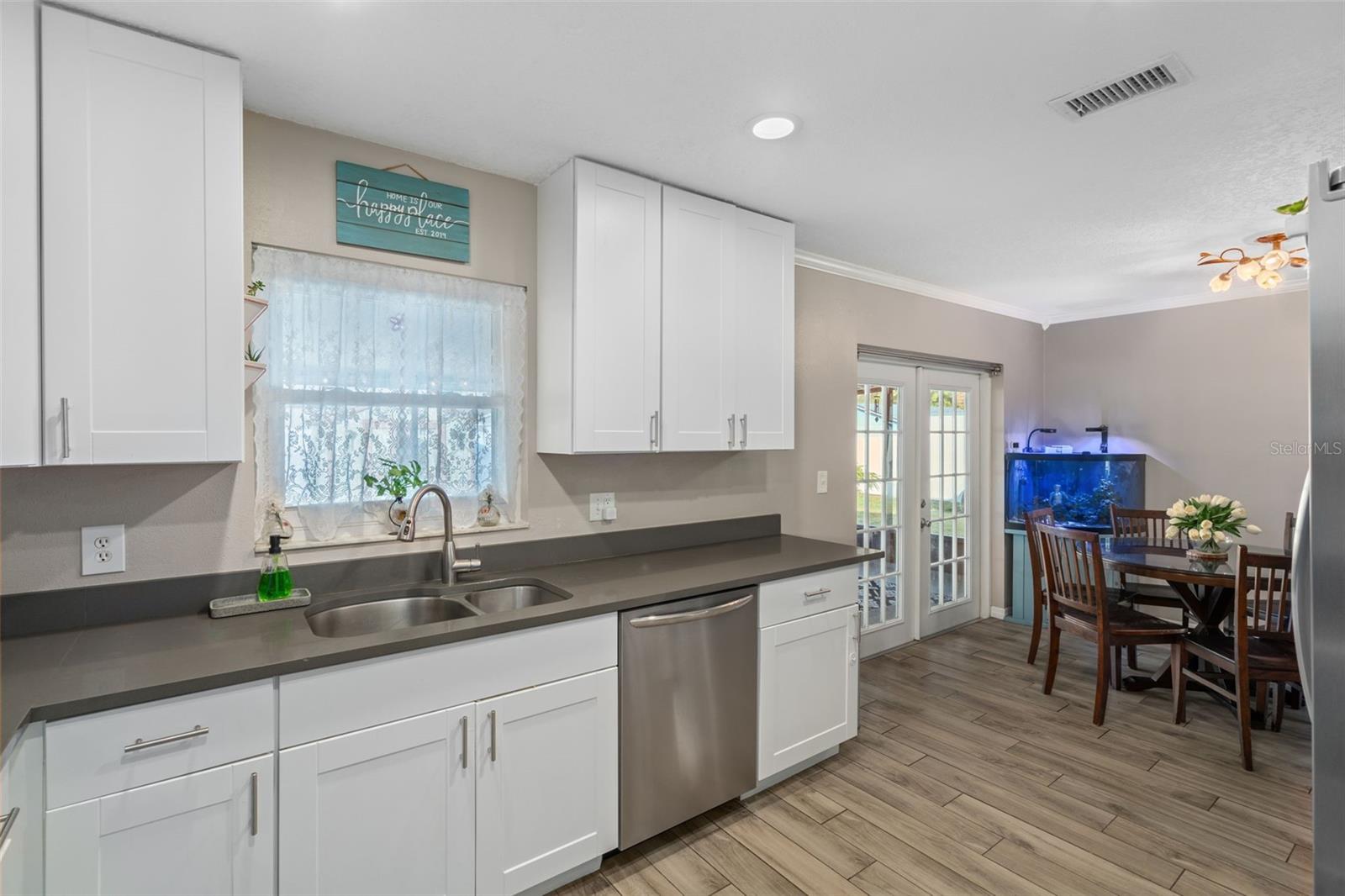 LAZY LANE ESTATES - Residential