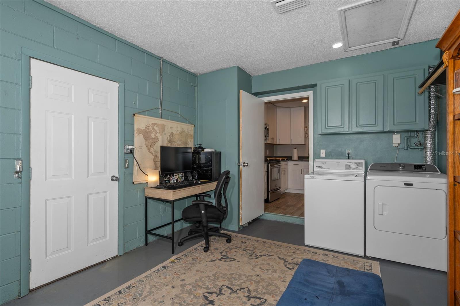 LAZY LANE ESTATES - Residential