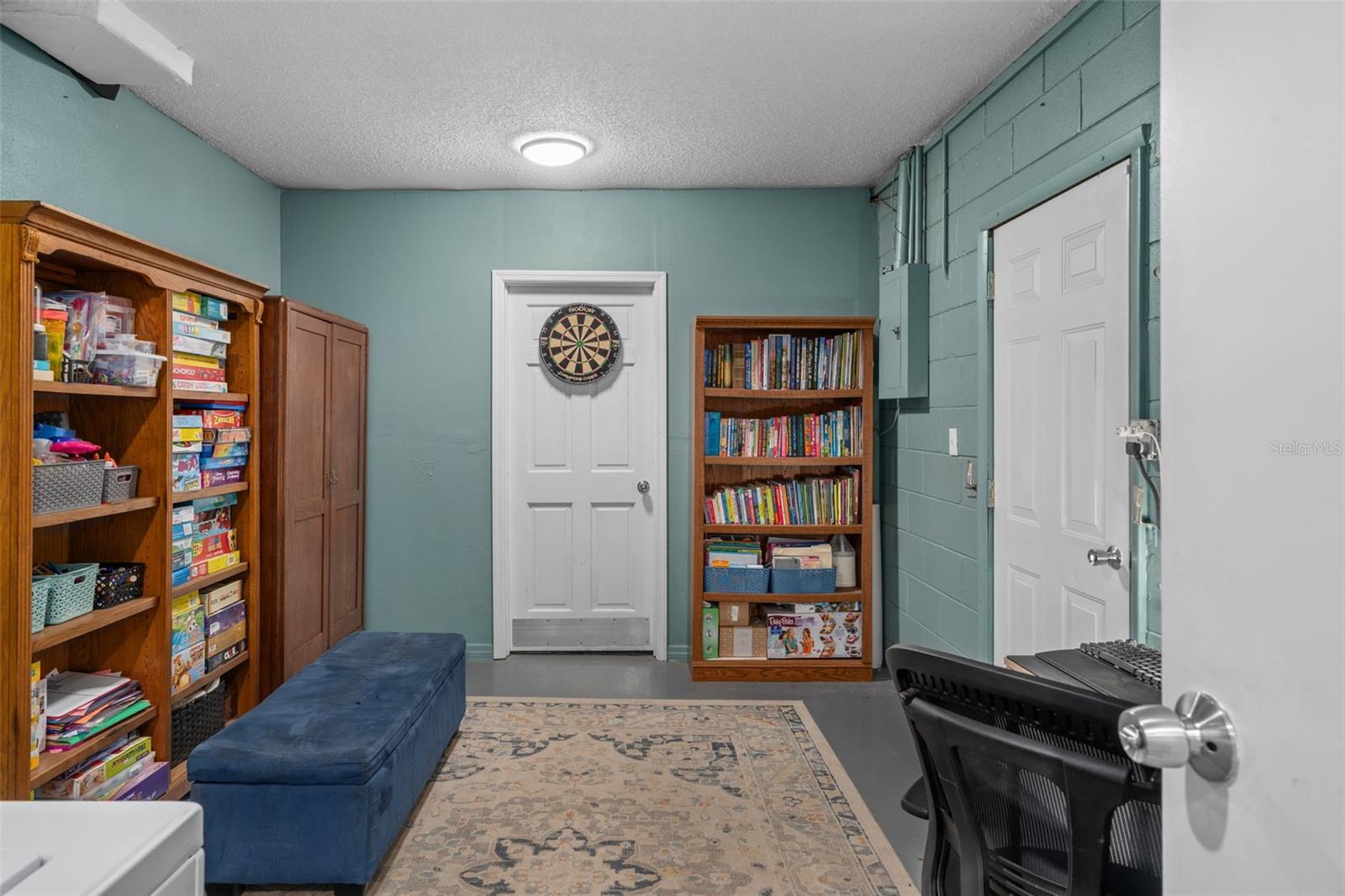 LAZY LANE ESTATES - Residential