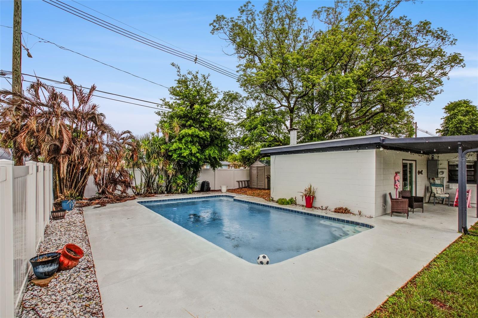 ROBINSON OAKS - Residential