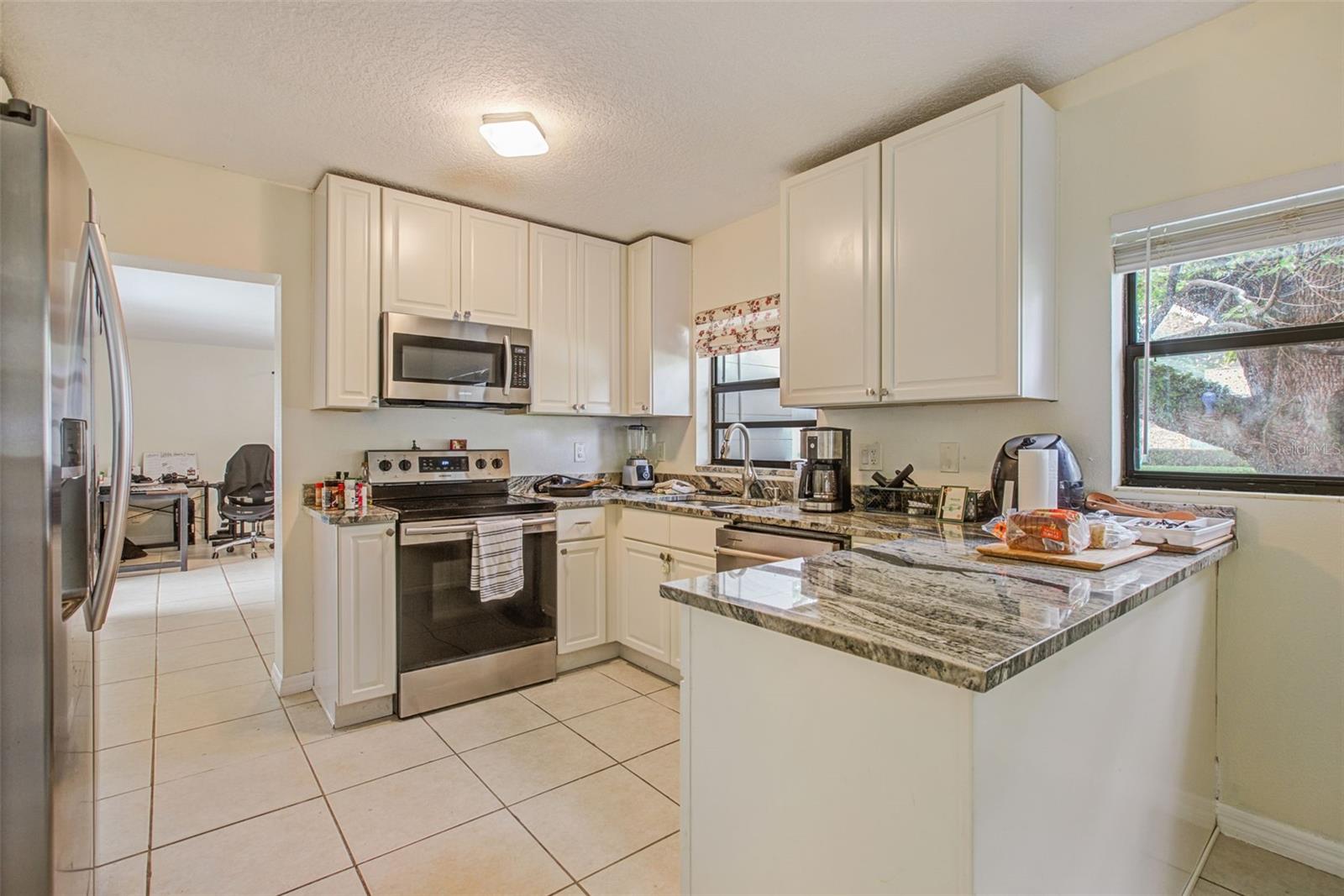 ROBINSON OAKS - Residential