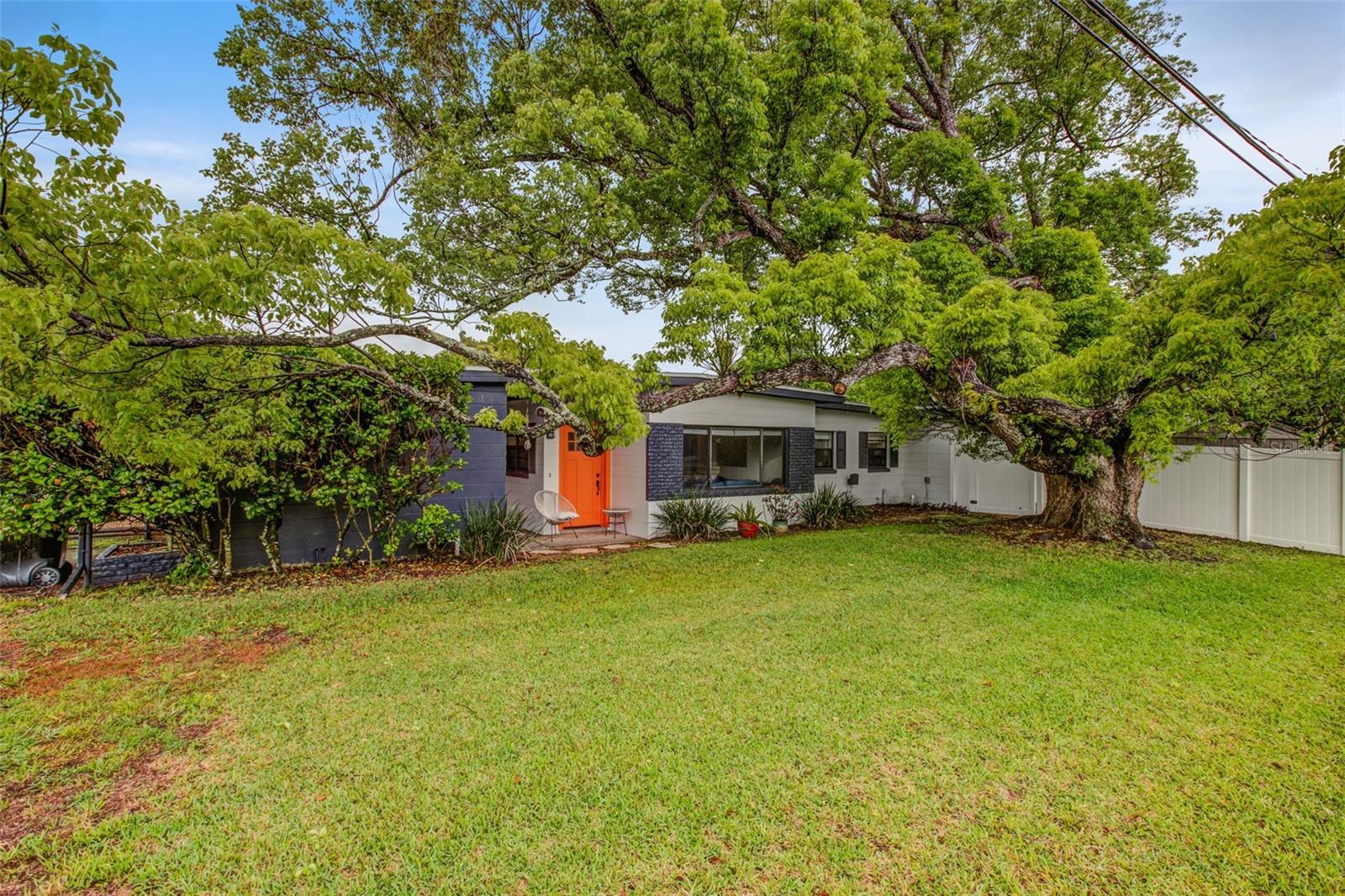 ROBINSON OAKS - Residential