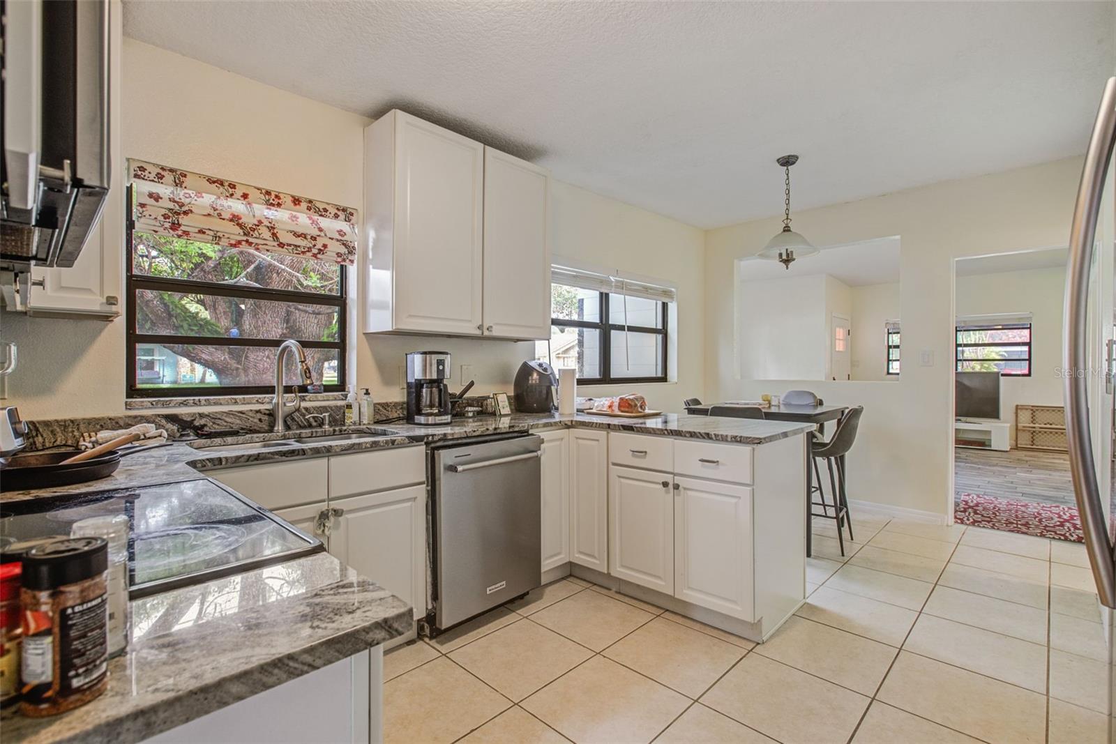 ROBINSON OAKS - Residential