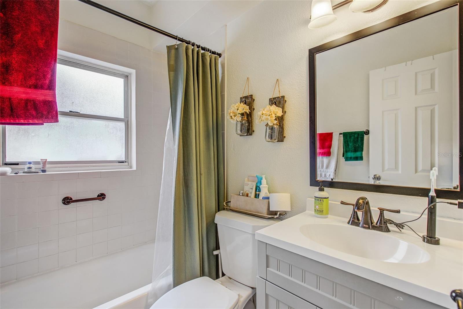 ROBINSON OAKS - Residential