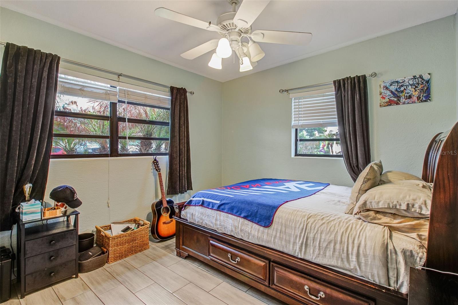 ROBINSON OAKS - Residential