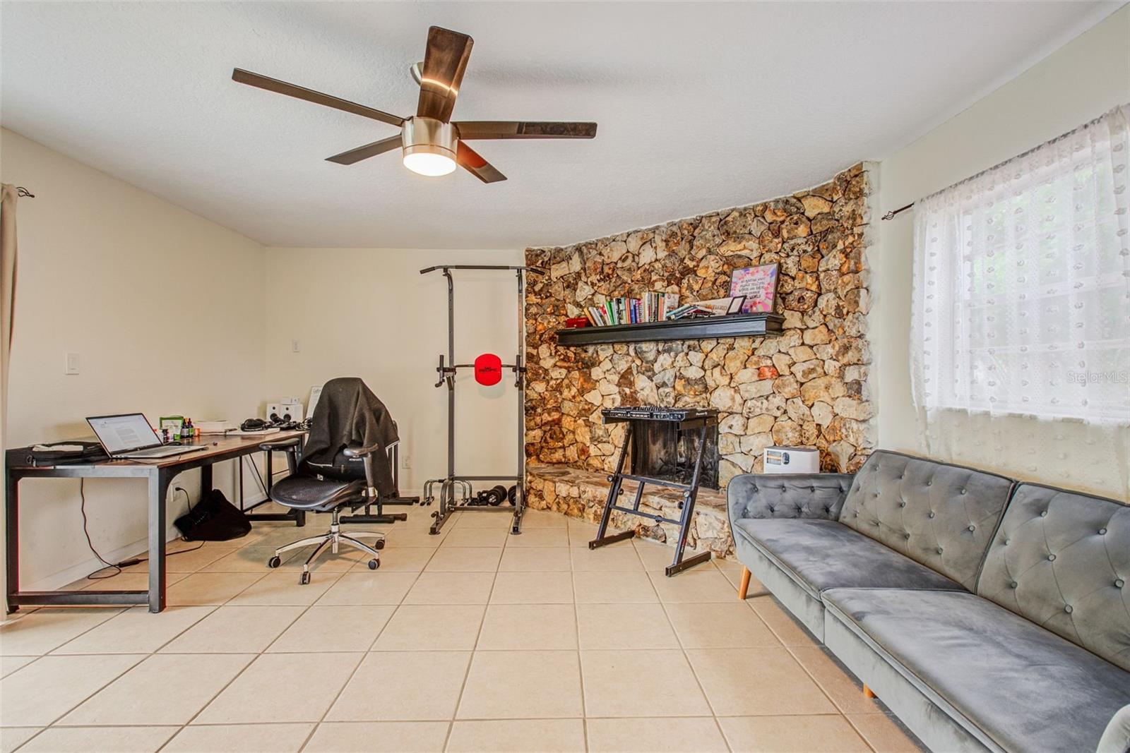 ROBINSON OAKS - Residential