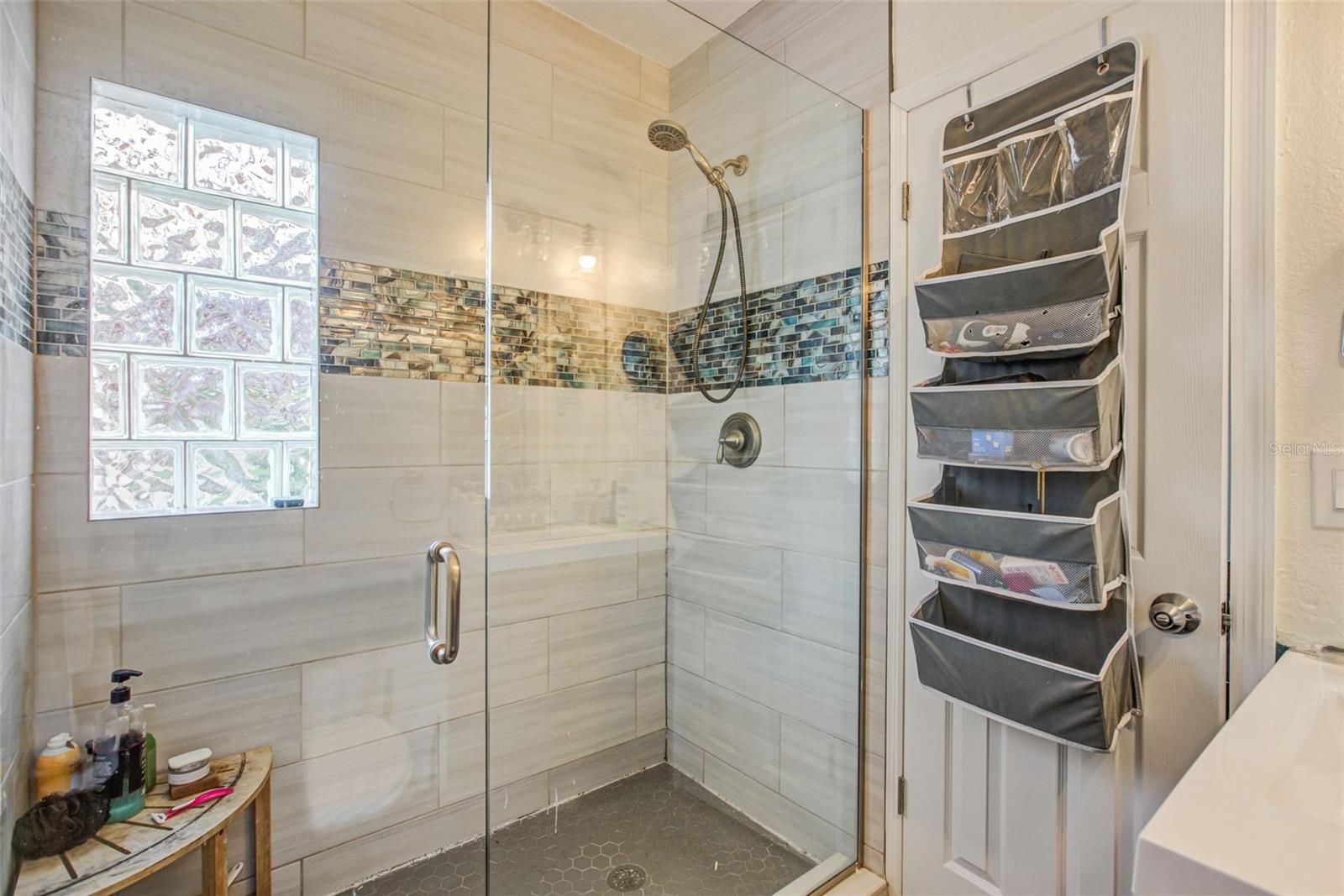 ROBINSON OAKS - Residential