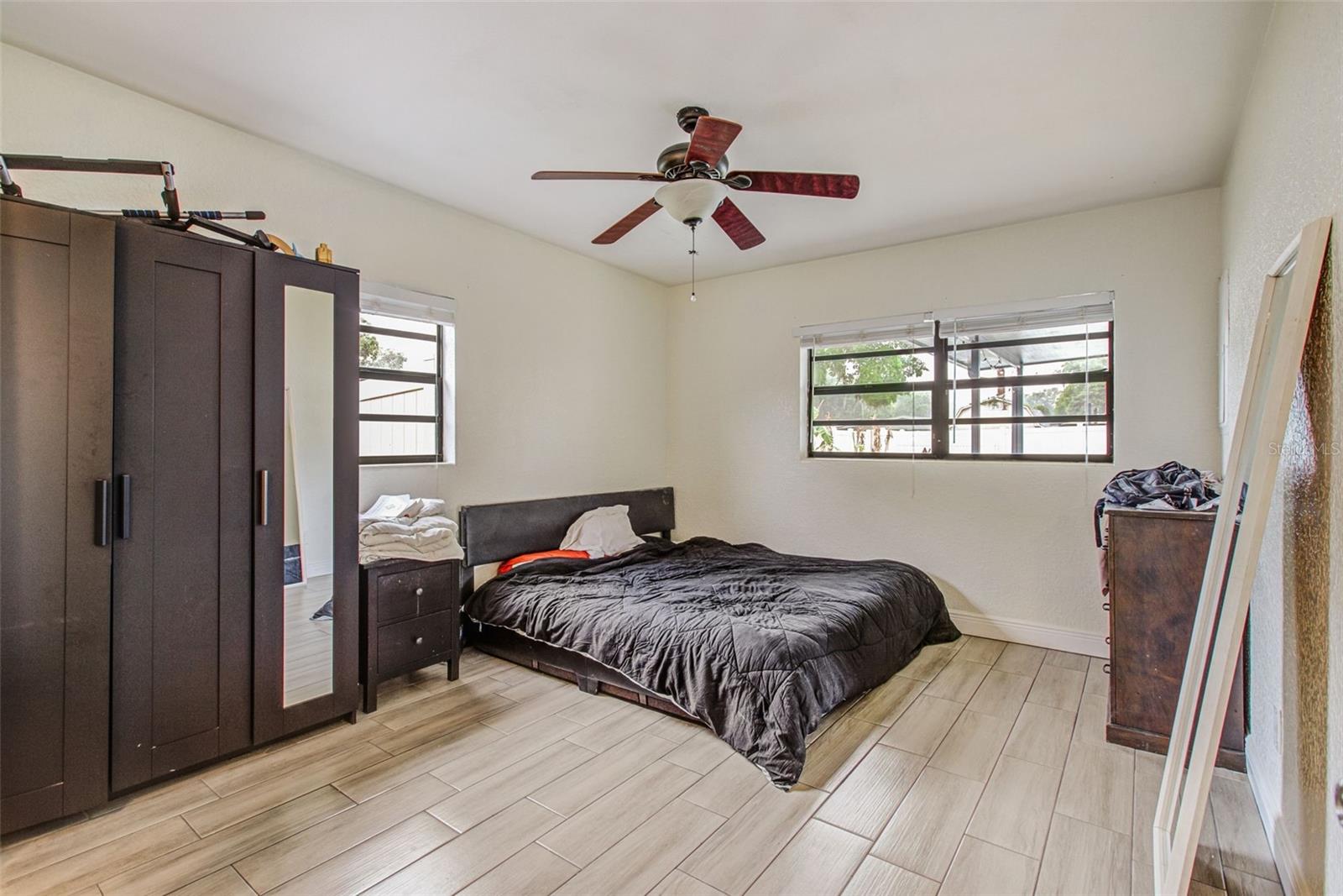 ROBINSON OAKS - Residential