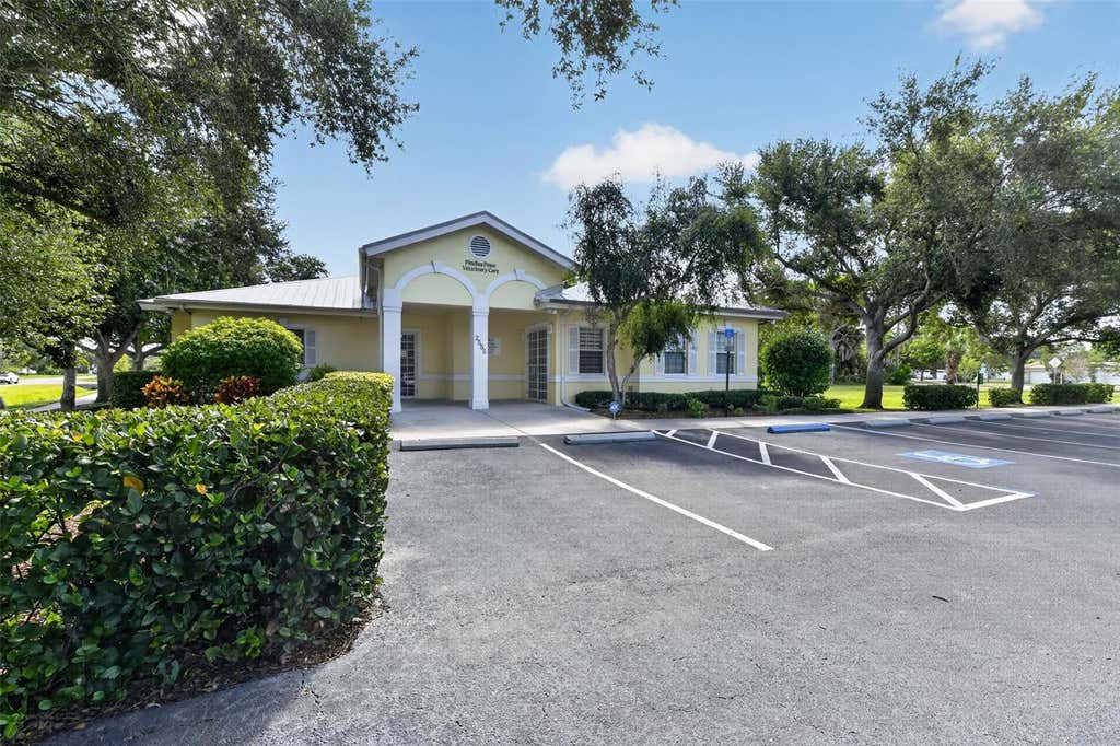 Photo of 2555 Pinellas Point Drive S, St Petersburg, FL 33706 (MLS # TB8525015)