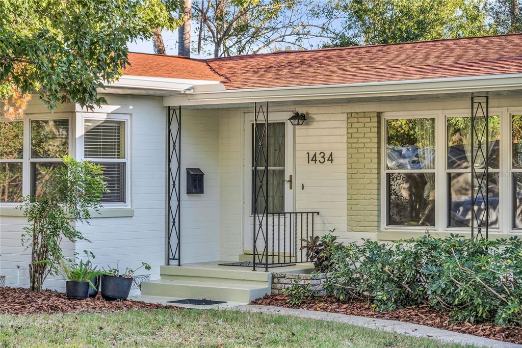 Photo of 1434 Roosevelt Street, Orlando, FL 32804 (MLS # O6362073)