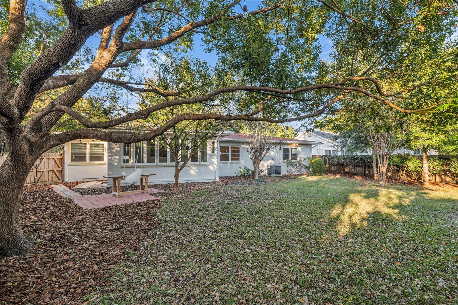 1434 ROOSEVELT STREET