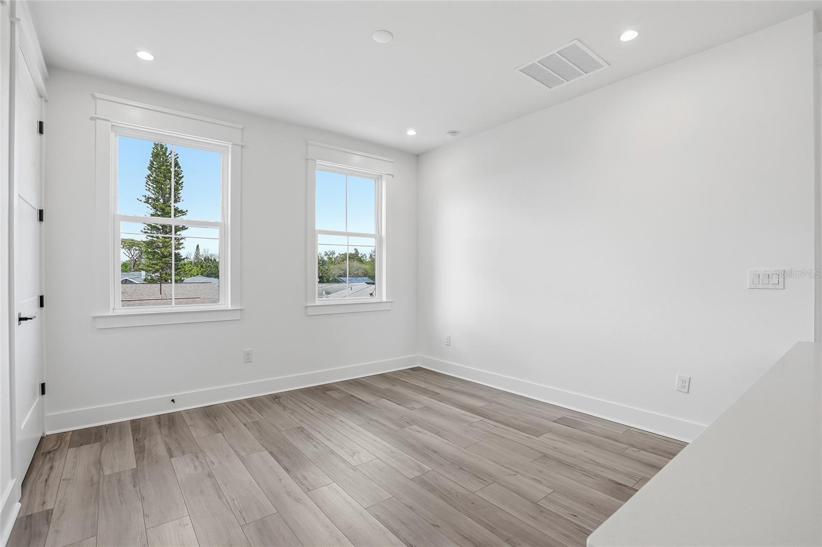 ARCADIA GARDENS - Residential