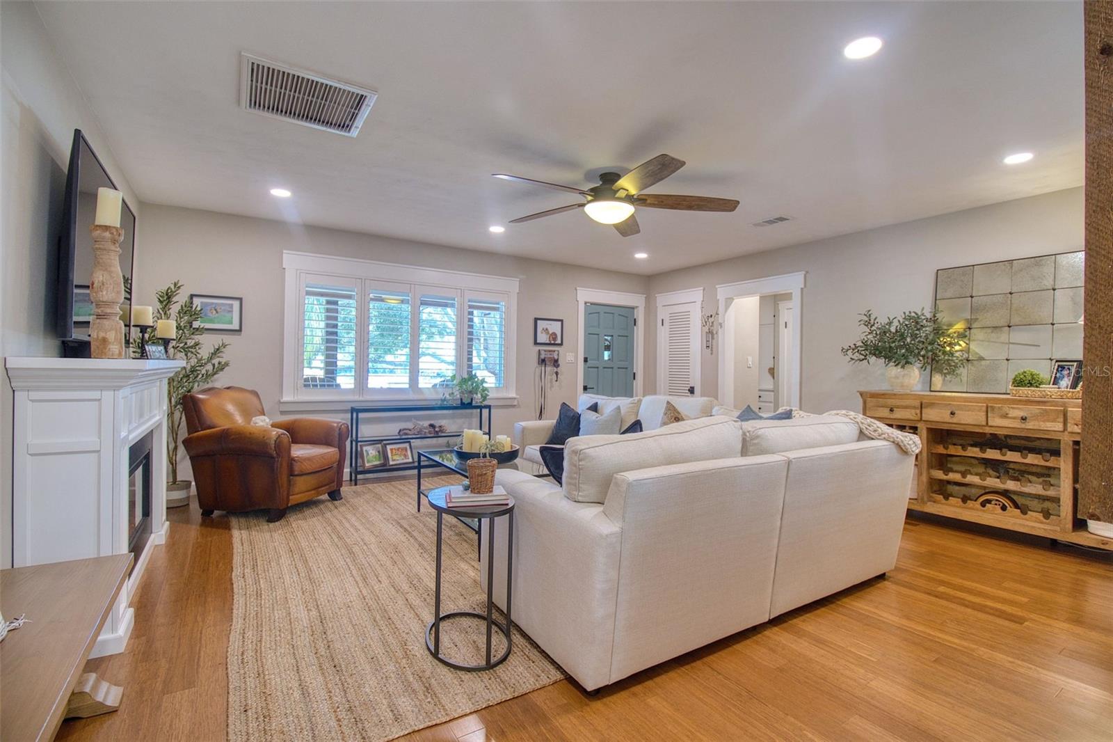 128 EDGEWATER TERRACE