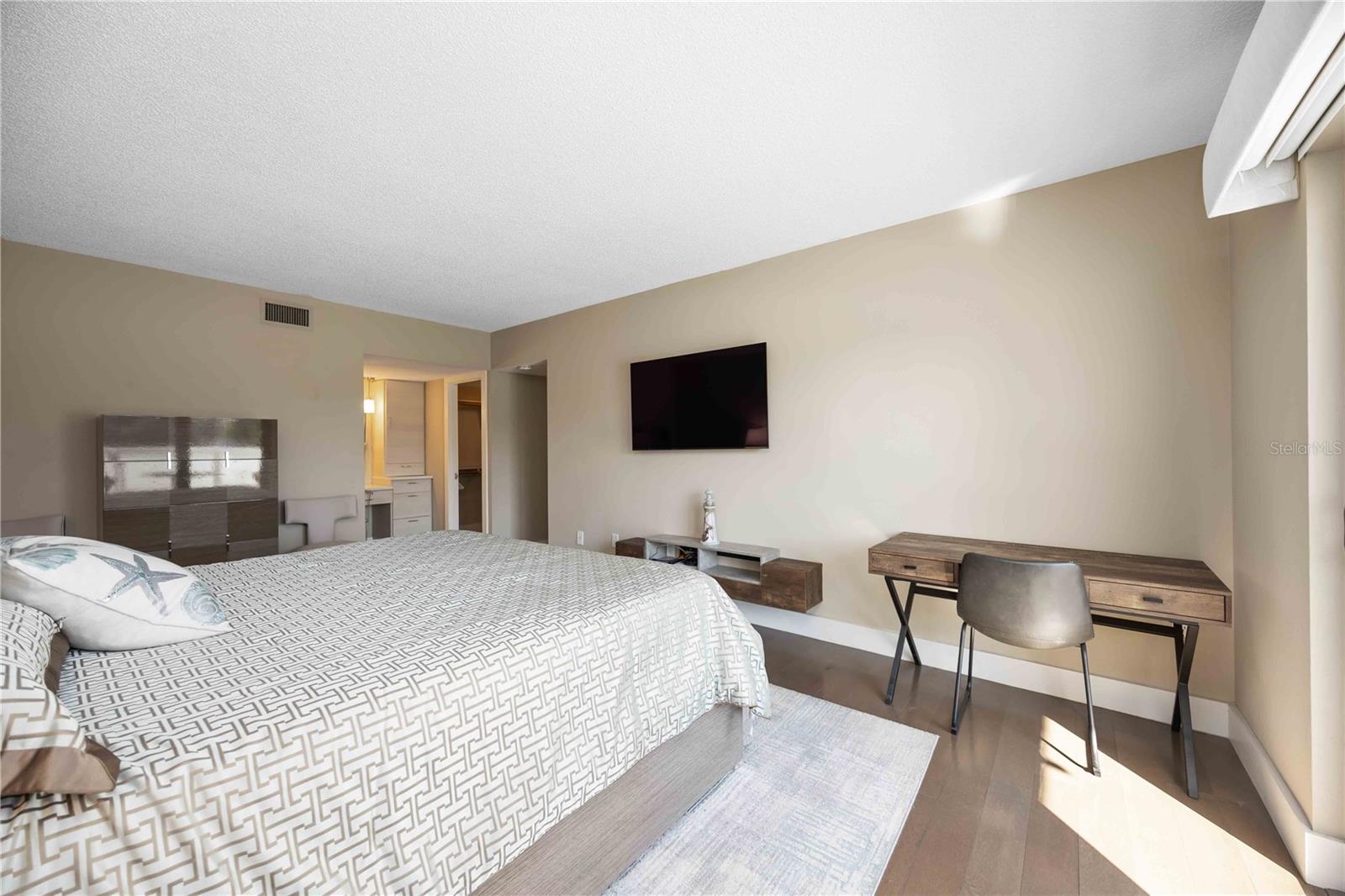 PRIVATEER NORTH - Residential