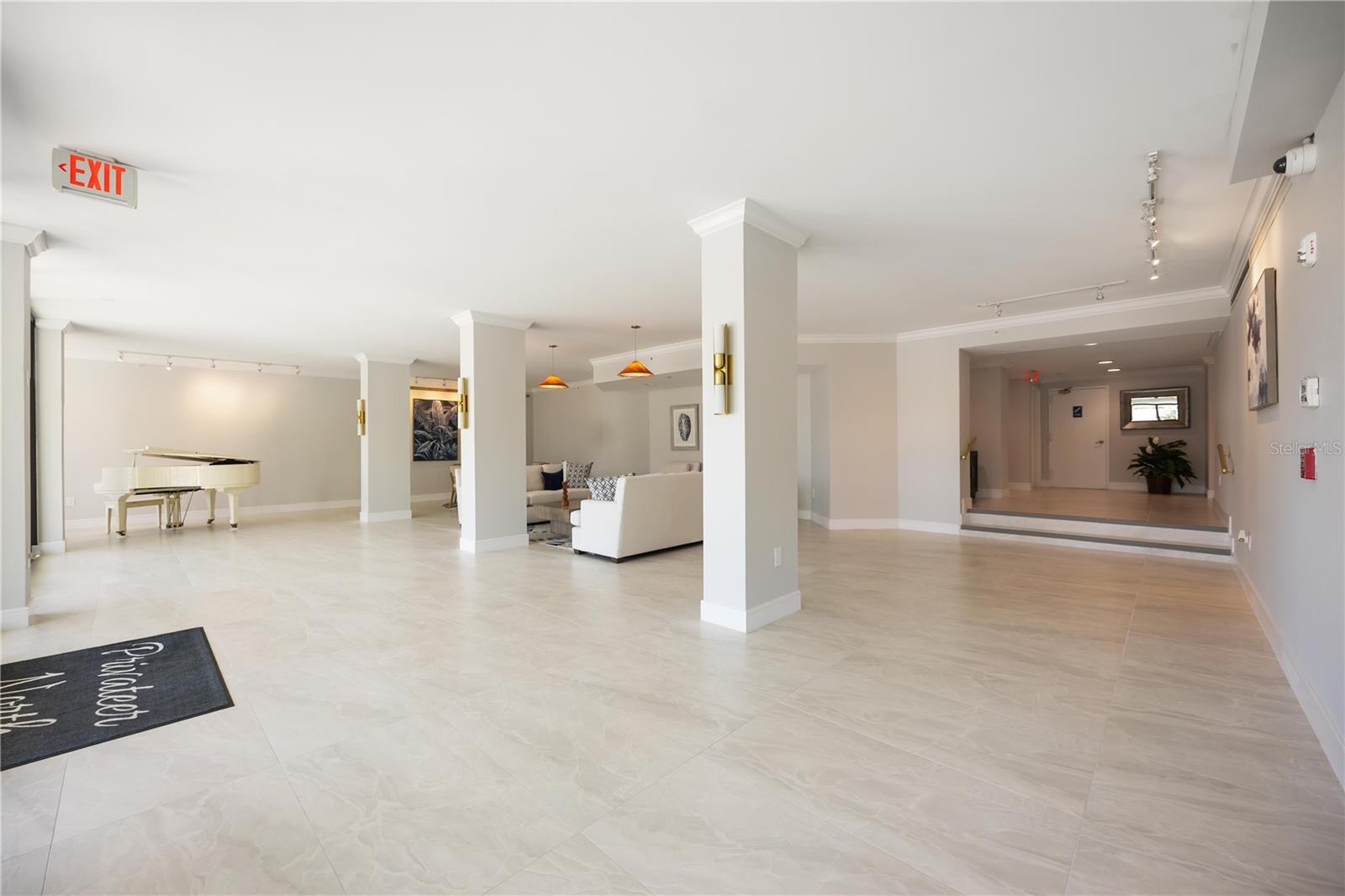 1050 LONGBOAT CLUB ROAD 204