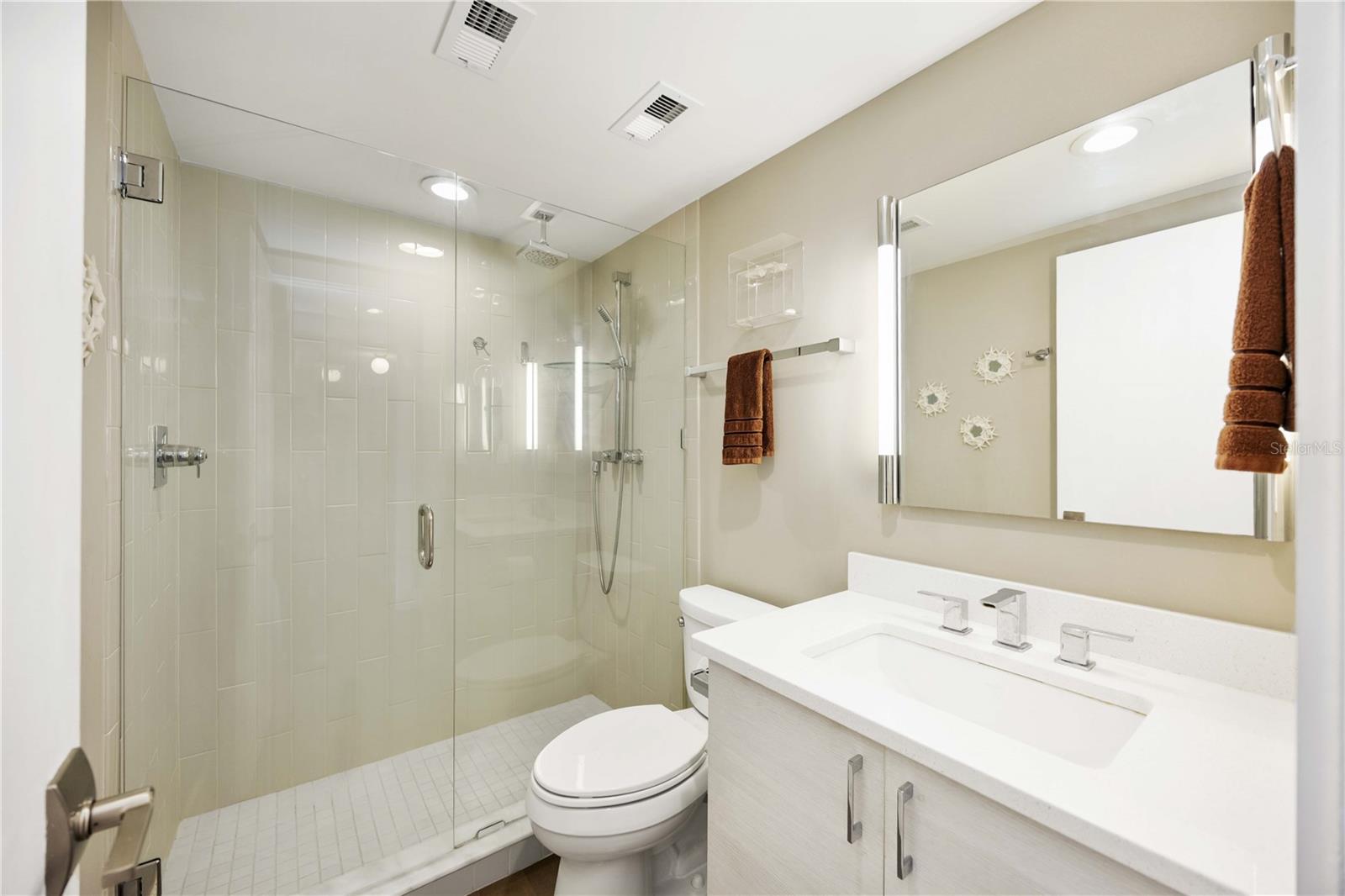 PRIVATEER NORTH - Residential