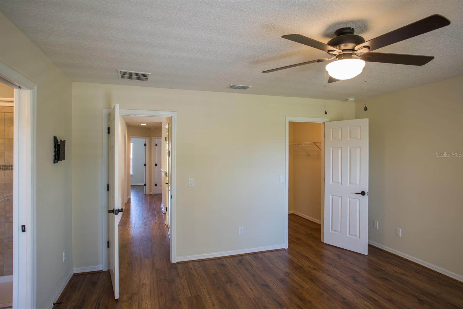 VILLAGEWALK - Residential Lease