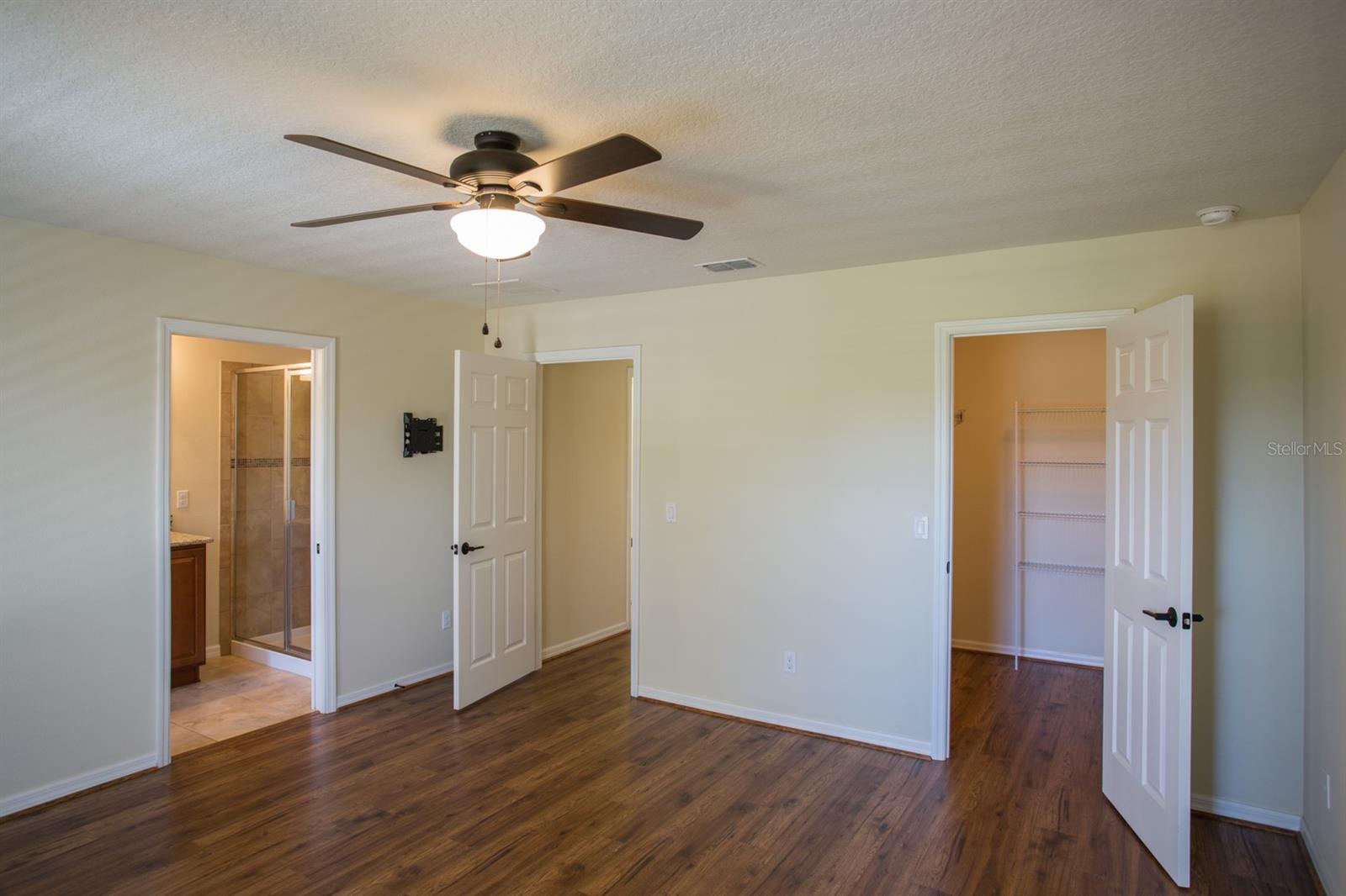 VILLAGEWALK - Residential Lease