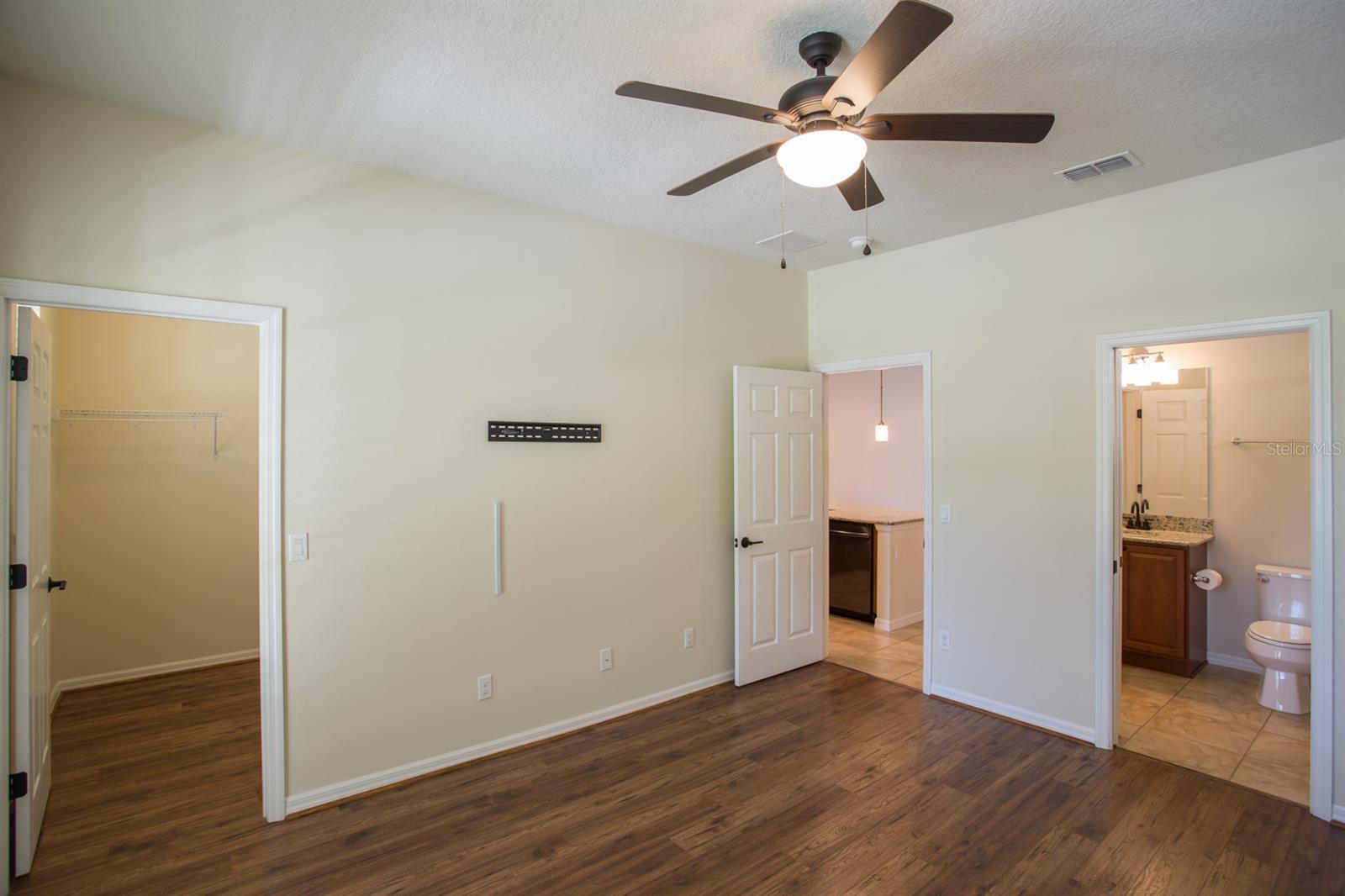 VILLAGEWALK - Residential Lease