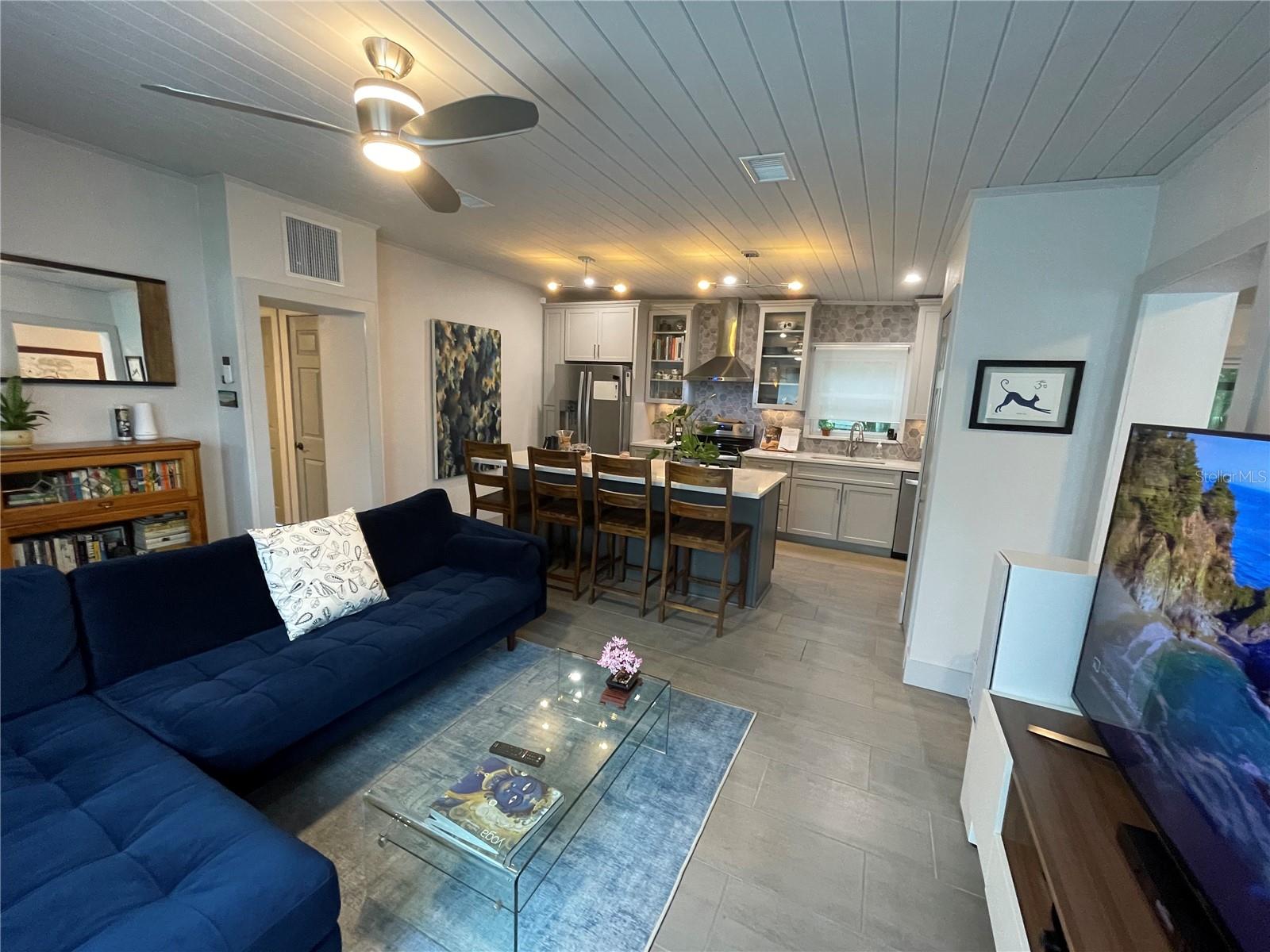 2414 ILLINOIS STREET