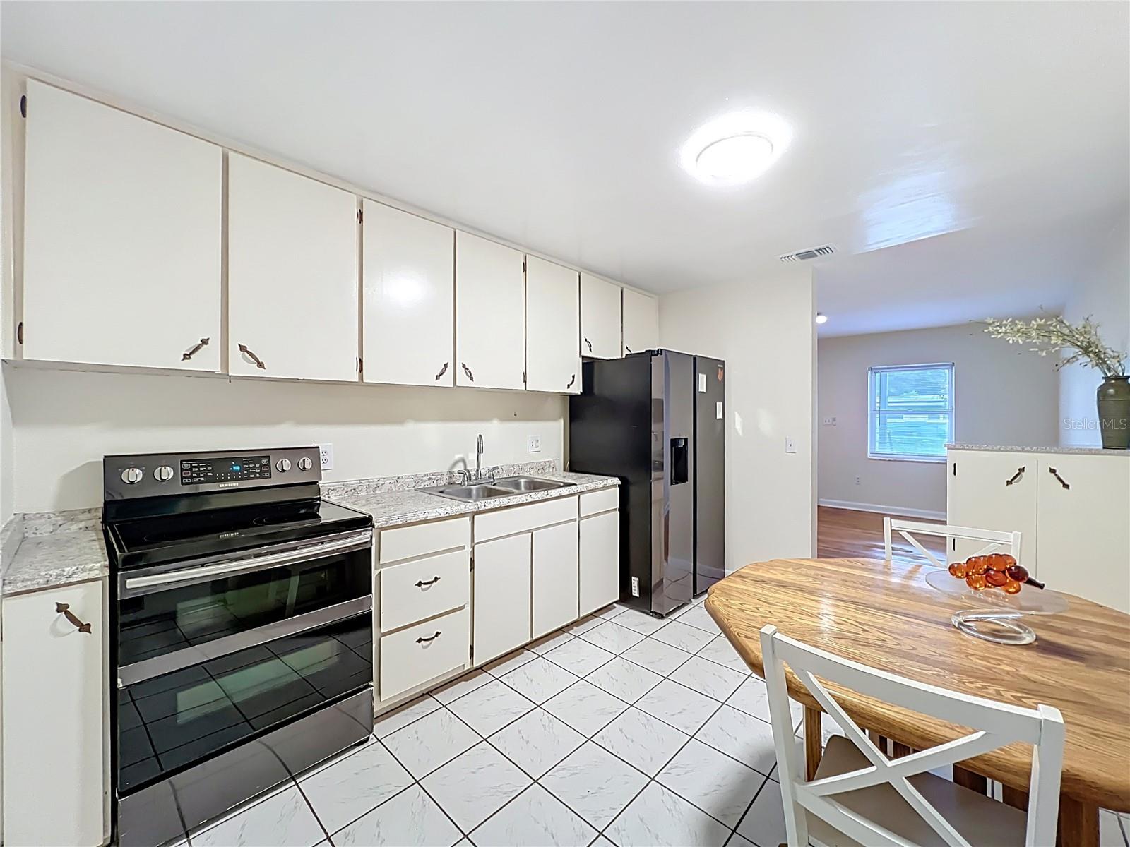 REPLAT MONTEREY SUB - Residential