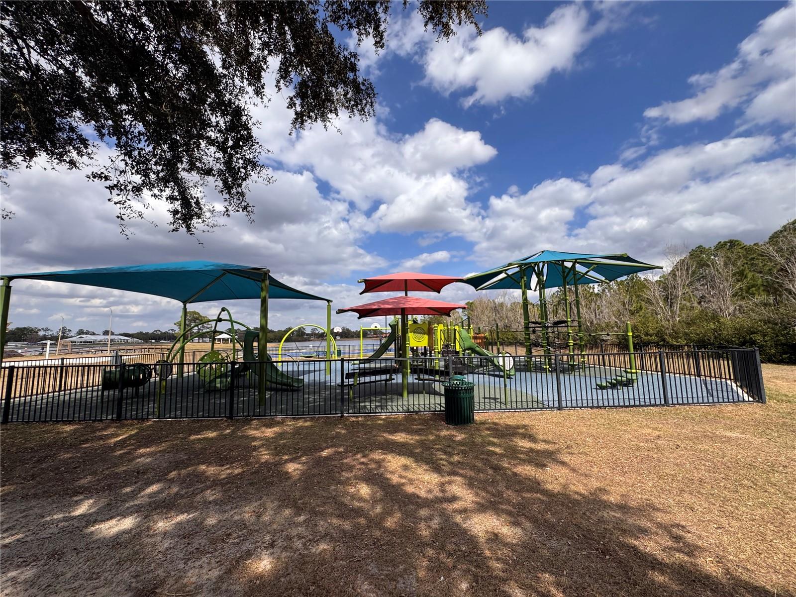 SUN N LAKE - Residential