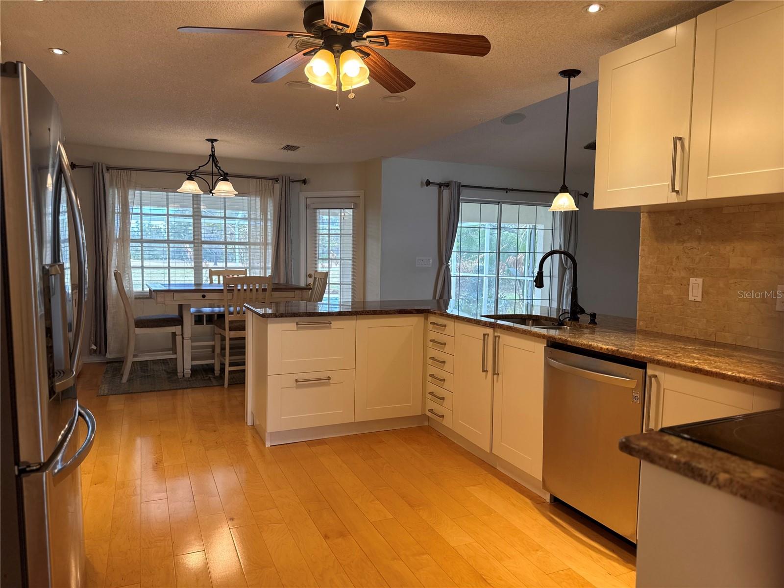 SUN N LAKE - Residential