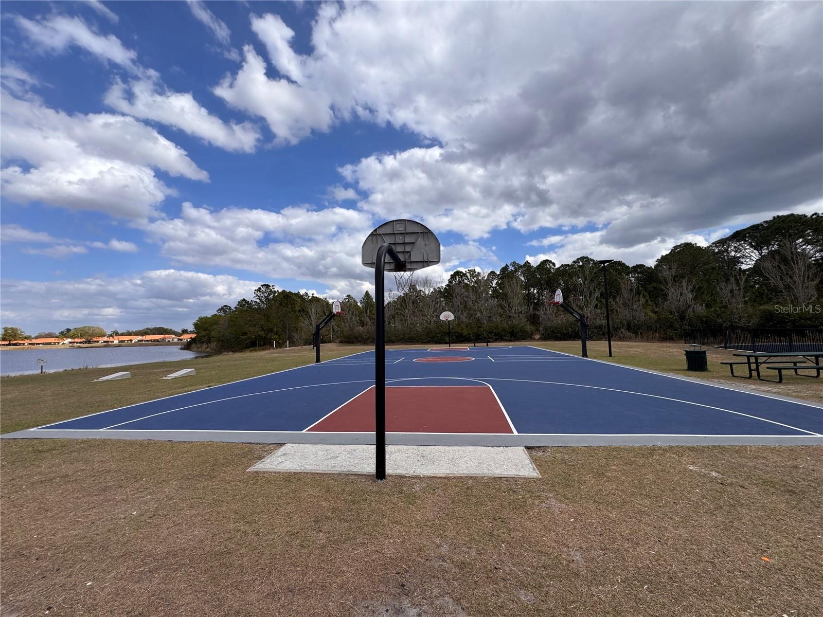 SUN N LAKE - Residential