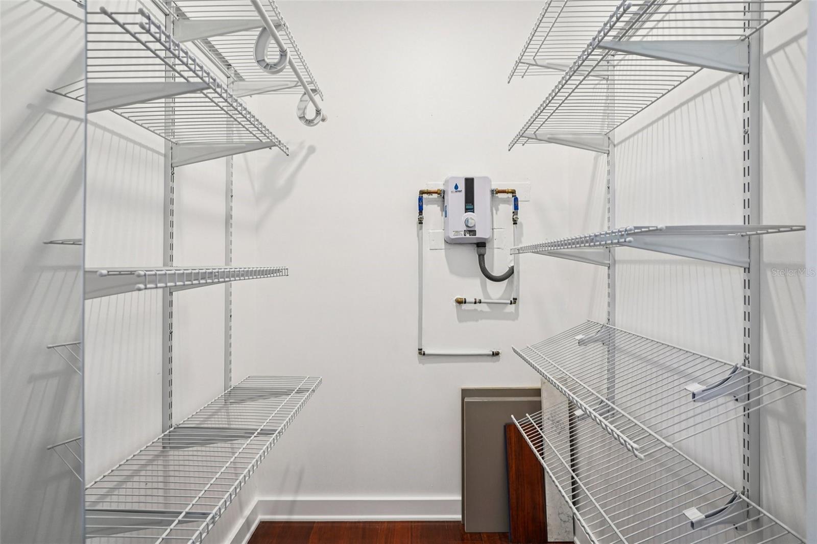 TAVARES LAKEVIEW CONDO - Residential