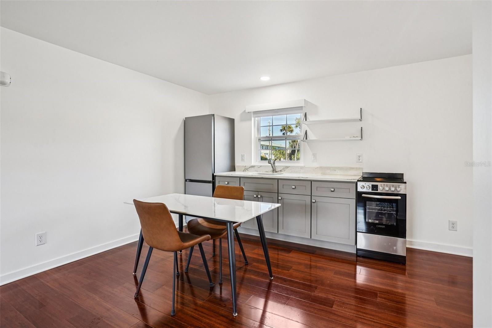 TAVARES LAKEVIEW CONDO - Residential