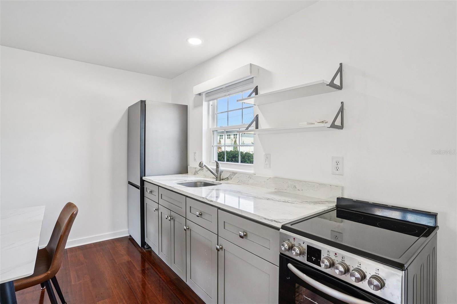 TAVARES LAKEVIEW CONDO - Residential