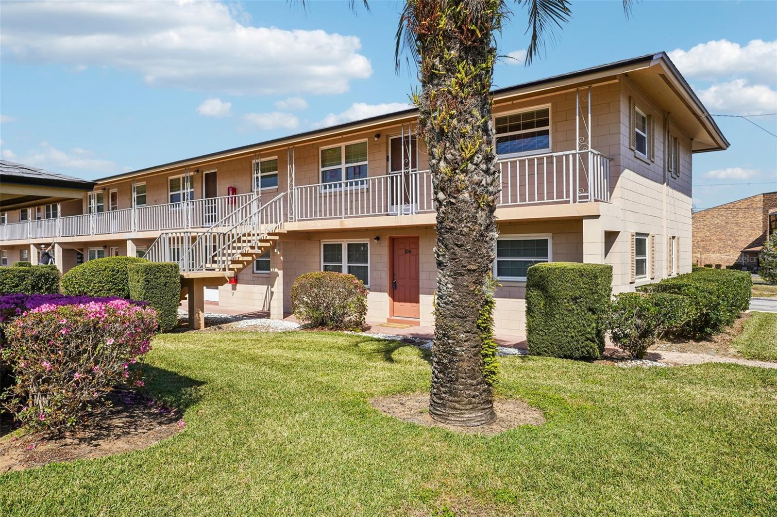 TAVARES LAKEVIEW CONDO - Residential