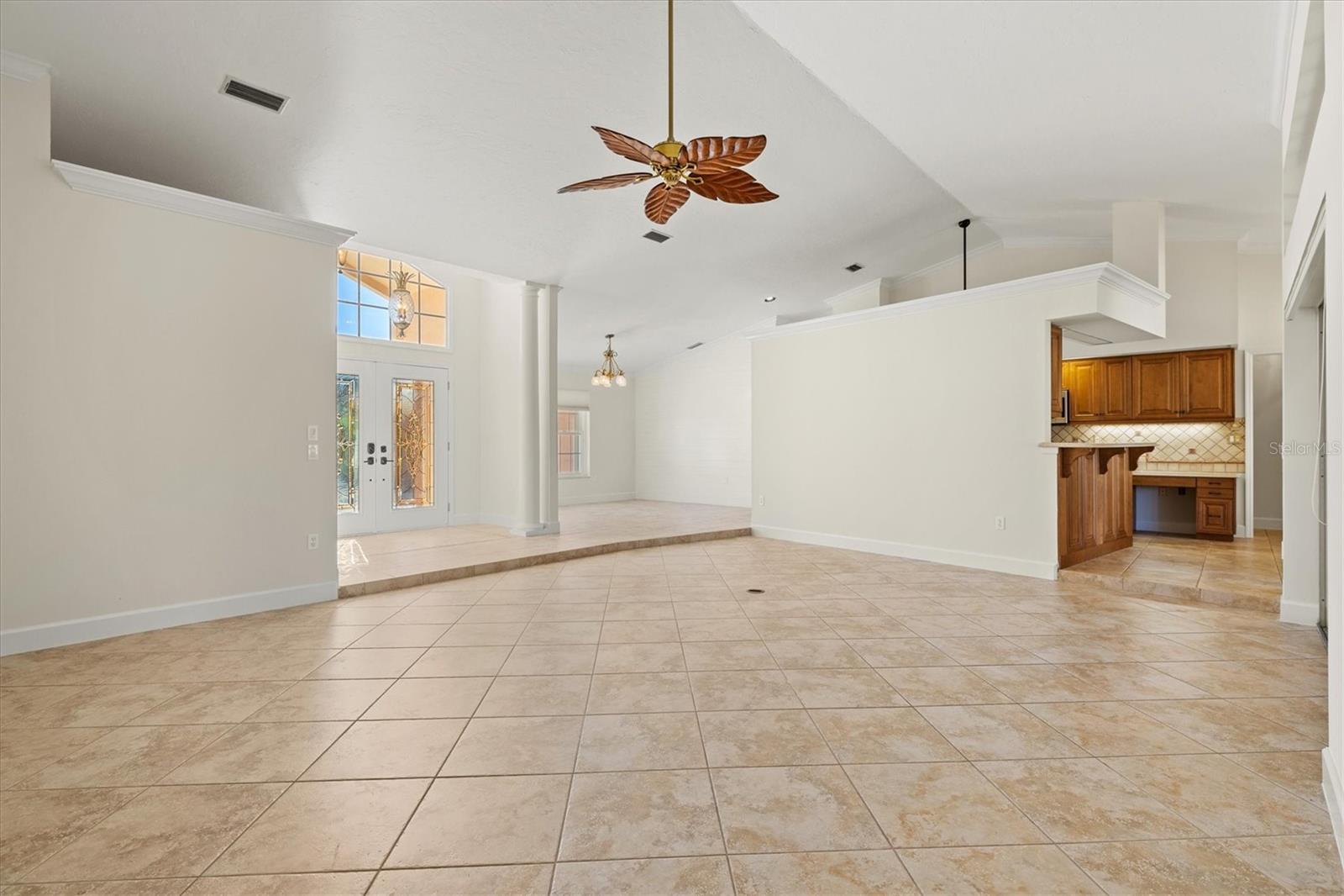 CALUSA LAKES - Residential