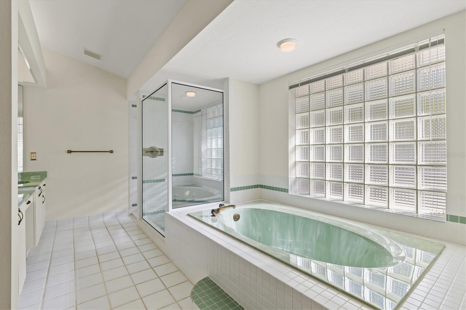 CALUSA LAKES - Residential