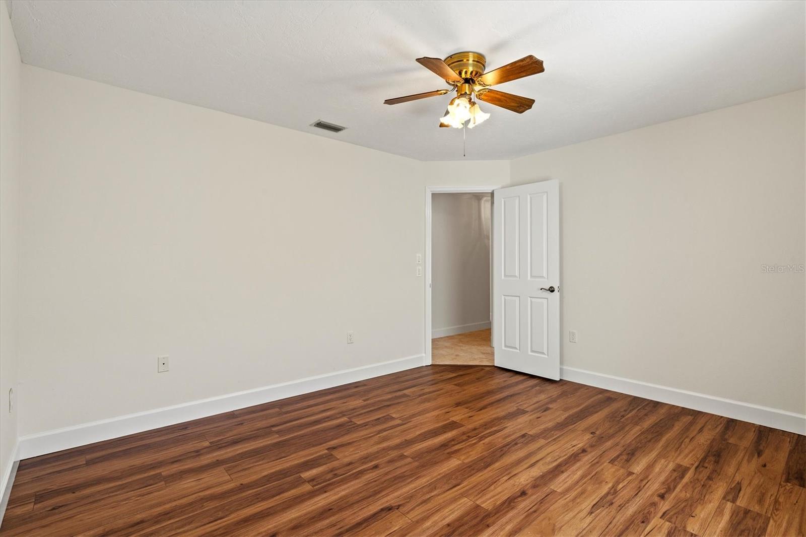 CALUSA LAKES - Residential