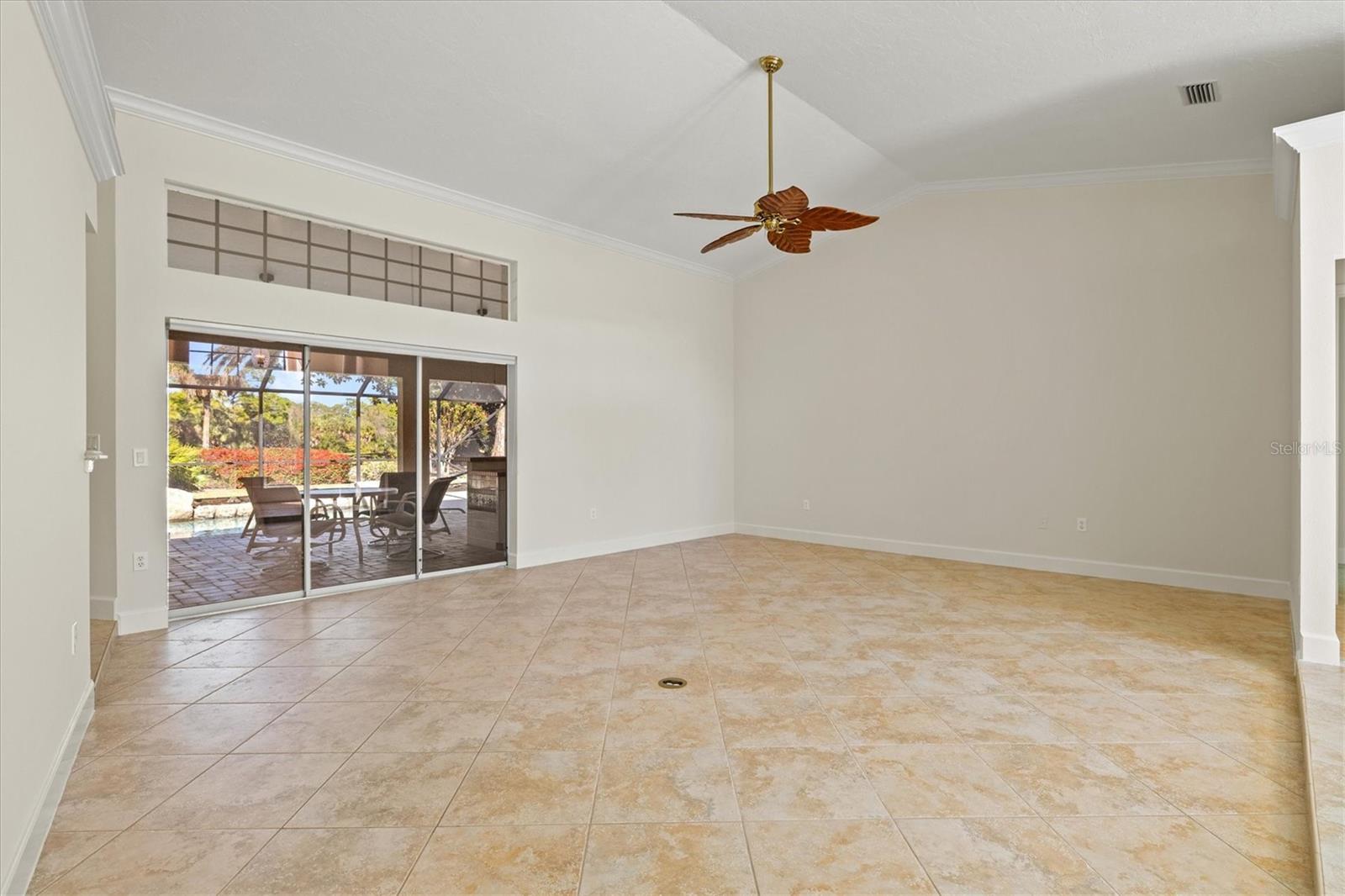 CALUSA LAKES - Residential