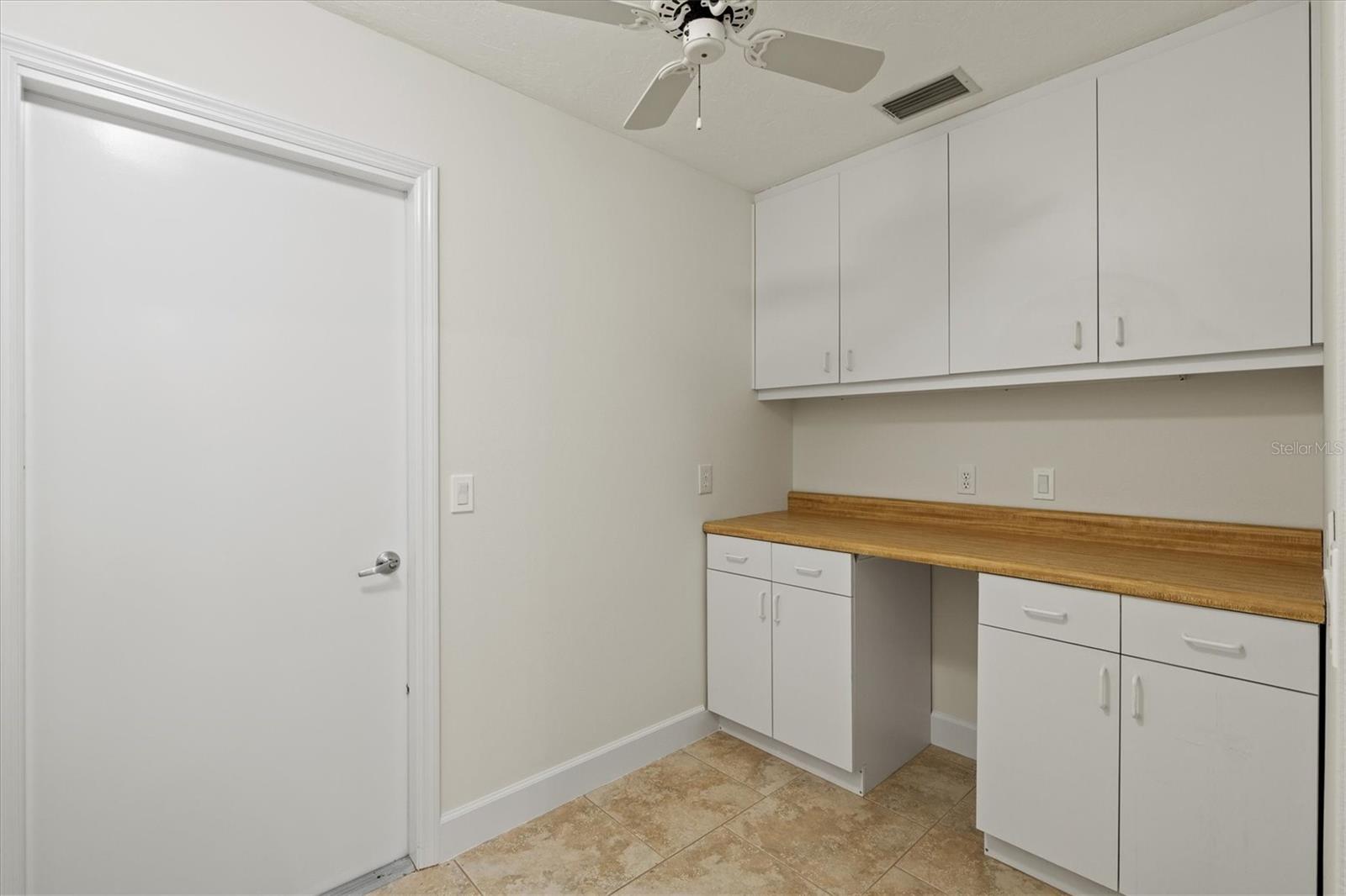 CALUSA LAKES - Residential