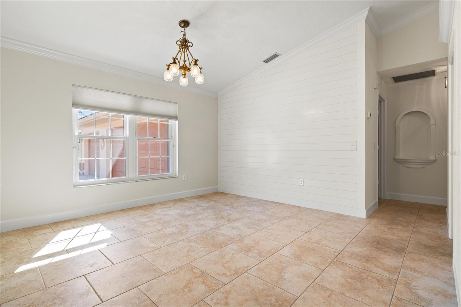 CALUSA LAKES - Residential