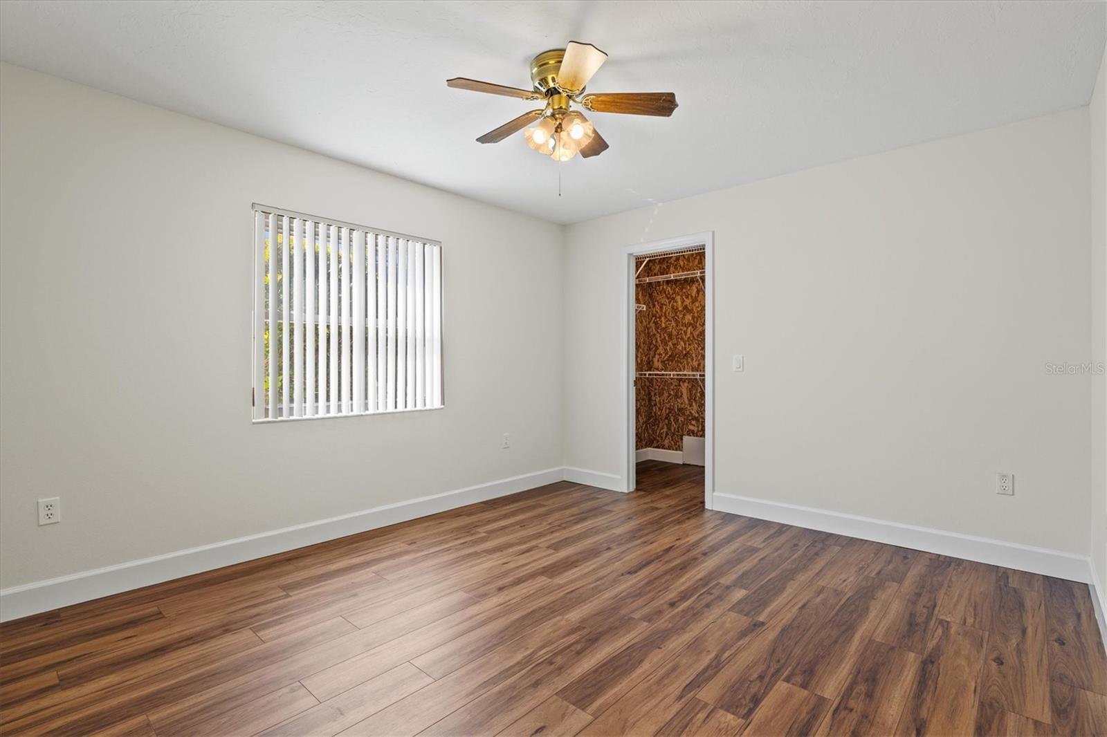 CALUSA LAKES - Residential