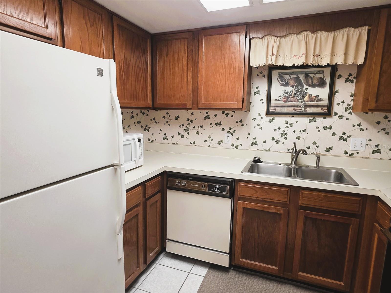 PARADISE LAKES CONDO - Residential