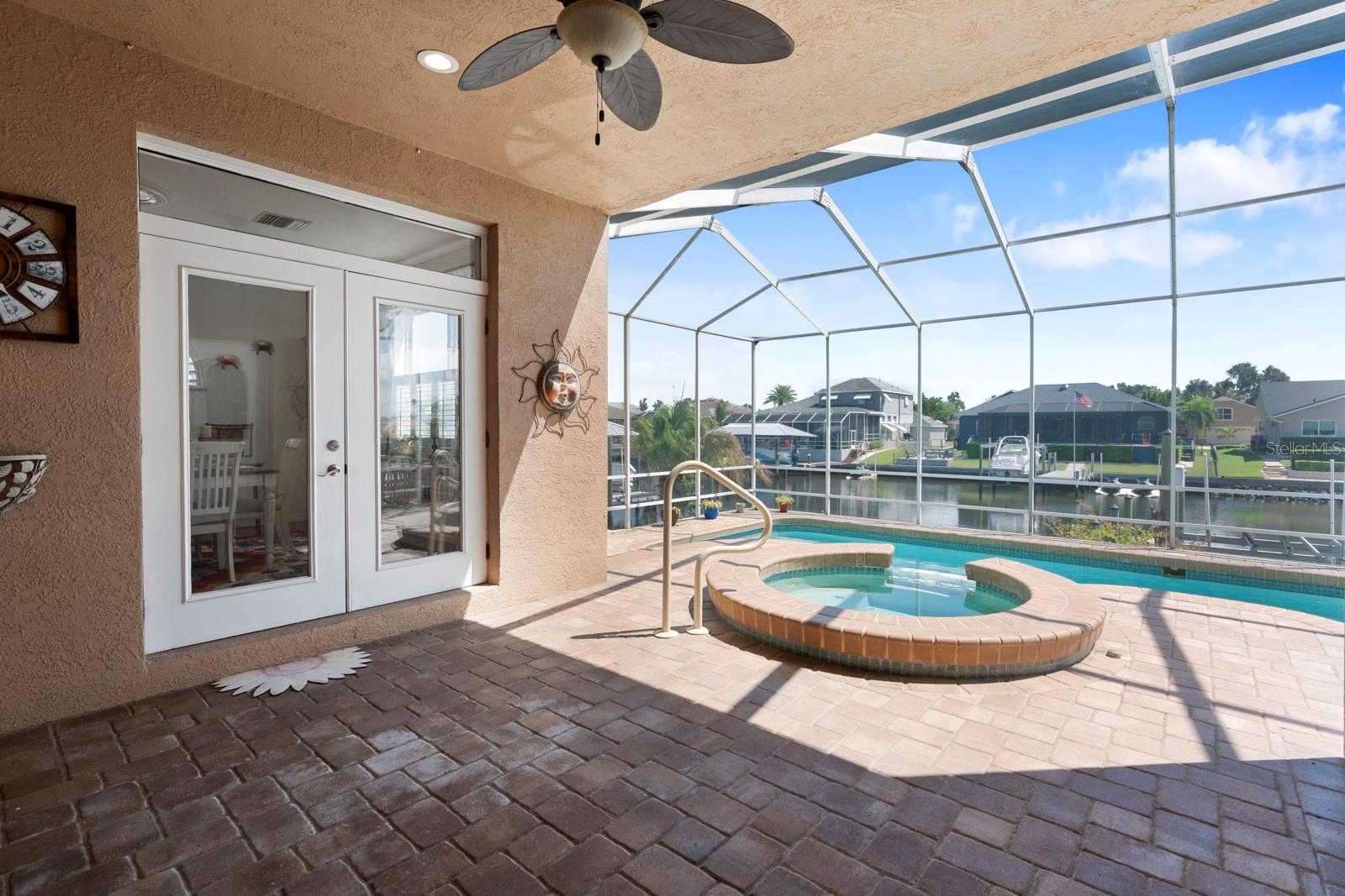 APOLLO BEACH UNIT 06 - Residential
