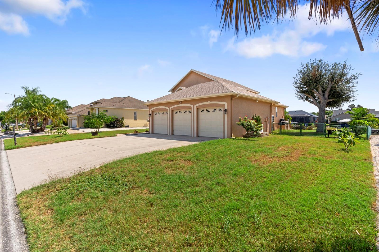APOLLO BEACH UNIT 06 - Residential