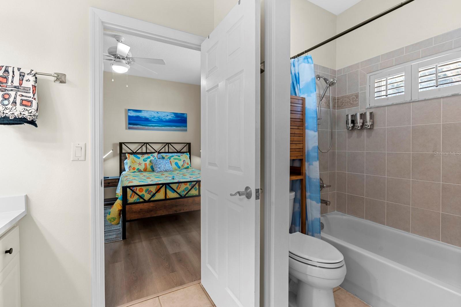 APOLLO BEACH UNIT 06 - Residential