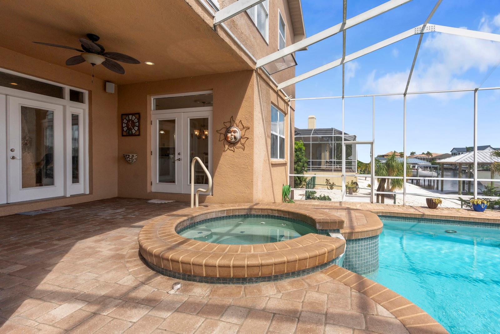 APOLLO BEACH UNIT 06 - Residential